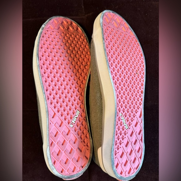 Teva Freewheel Canvas Shoe- Size 9.5 - Picture 6 of 8